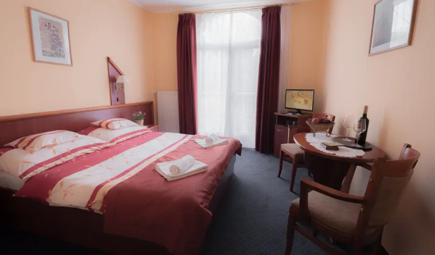 Boglárka Panzió-Étterem  Mezőkövesd - Szállás félpanziós ellátással (min. 2 éj)