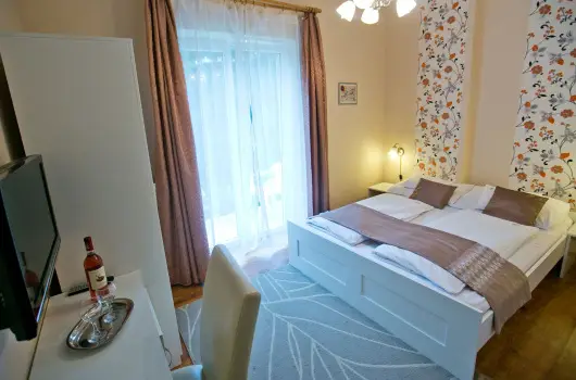 Borka Panzi - Nyugdjas kedvezmnyes rak reggelivel (1 jtl)