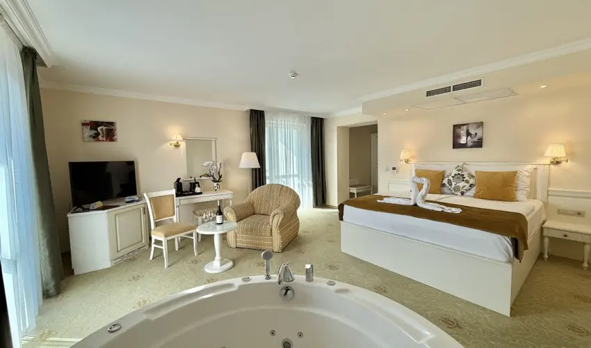 Calimbra Konferencia & Wellness Hotel Miskolctapolca - Nyugdjas kedvezmnyes r reggelis elltssal (1 jtl)