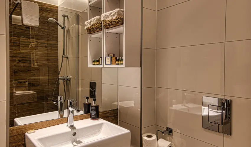 Cardoner Hotel Pilisszentkereszt - vindt Szllsvadszat Dobogkn (1 jtl)