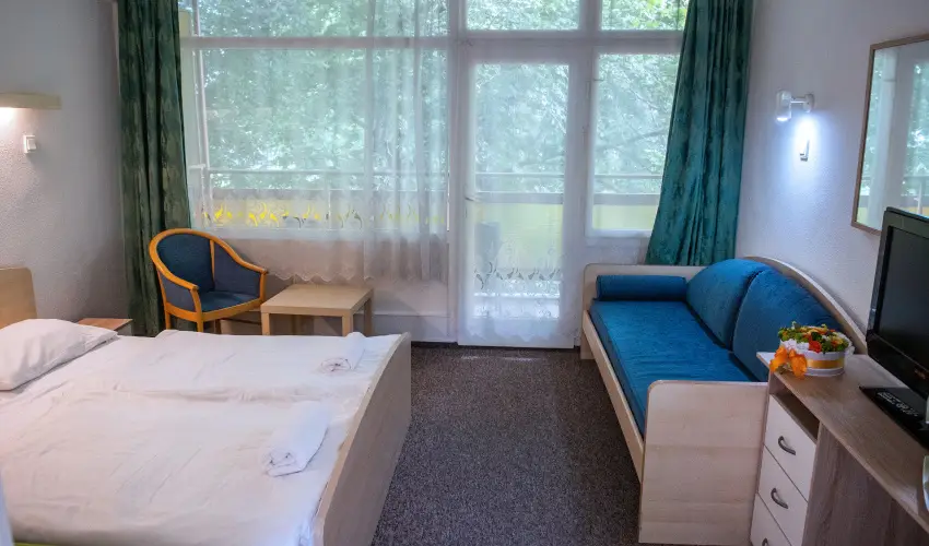 CE Napf�ny Hotel  Si�fok - Napf�nyes balatoni pihen�s (1 �jt�l)