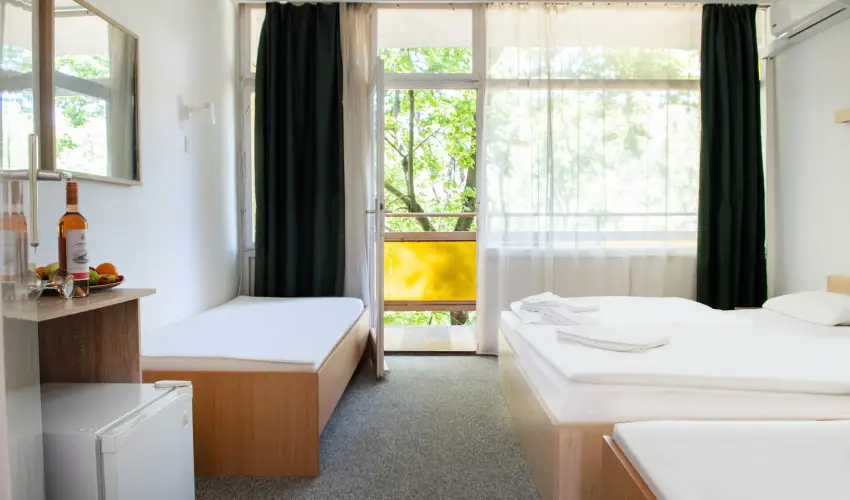 CE Napf�ny Hotel  Si�fok - Napf�nyes balatoni pihen�s (1 �jt�l)