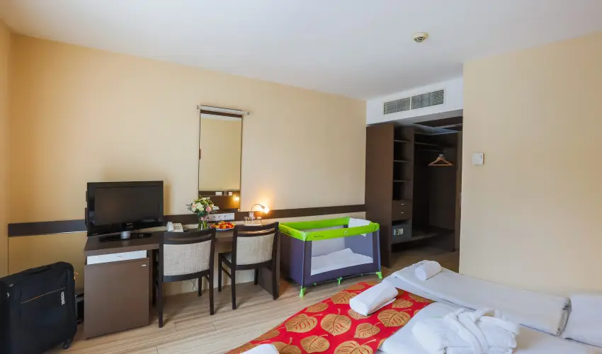 CE Plaza Hotel Si�fok - Nyer� p�ros h�tv�ge Zolt�n Erik�val (2 �jszaka)