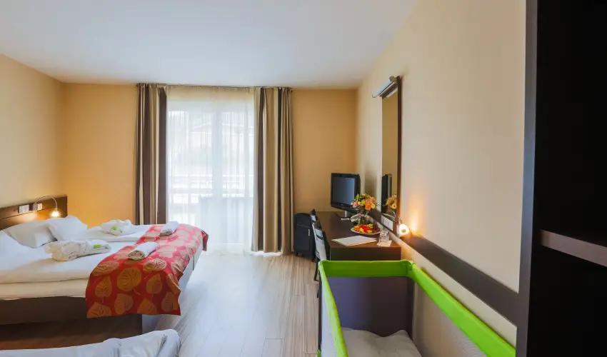 CE Plaza Hotel Si�fok - Nyer� p�ros h�tv�ge Zolt�n Erik�val (2 �jszaka)