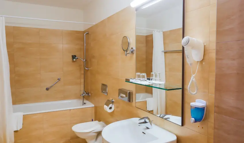 CE Plaza Hotel Si�fok - Nyer� p�ros h�tv�ge Zolt�n Erik�val (2 �jszaka)