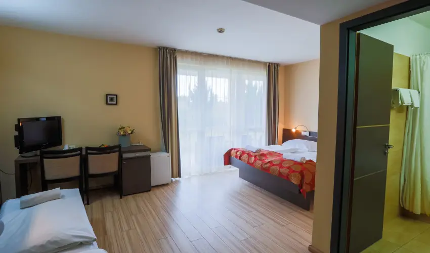 CE Plaza Hotel Si�fok - Nyer� p�ros h�tv�ge Zolt�n Erik�val (2 �jszaka)