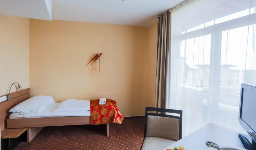 CE Plaza Hotel Si�fok - Nyer� p�ros h�tv�ge Zolt�n Erik�val (2 �jszaka)