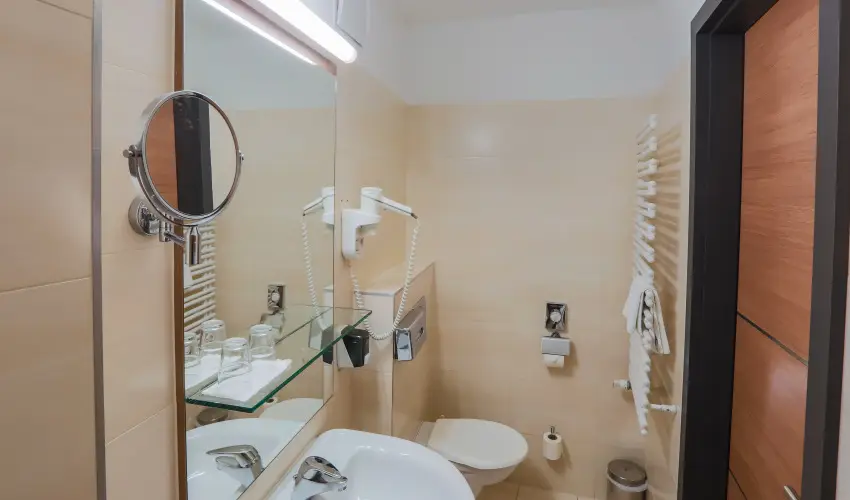 CE Plaza Hotel Si�fok - Nyer� p�ros h�tv�ge Zolt�n Erik�val (2 �jszaka)