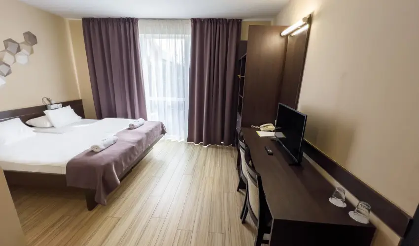 CE Plaza Hotel Si�fok - Nyer� p�ros h�tv�ge Zolt�n Erik�val (2 �jszaka)