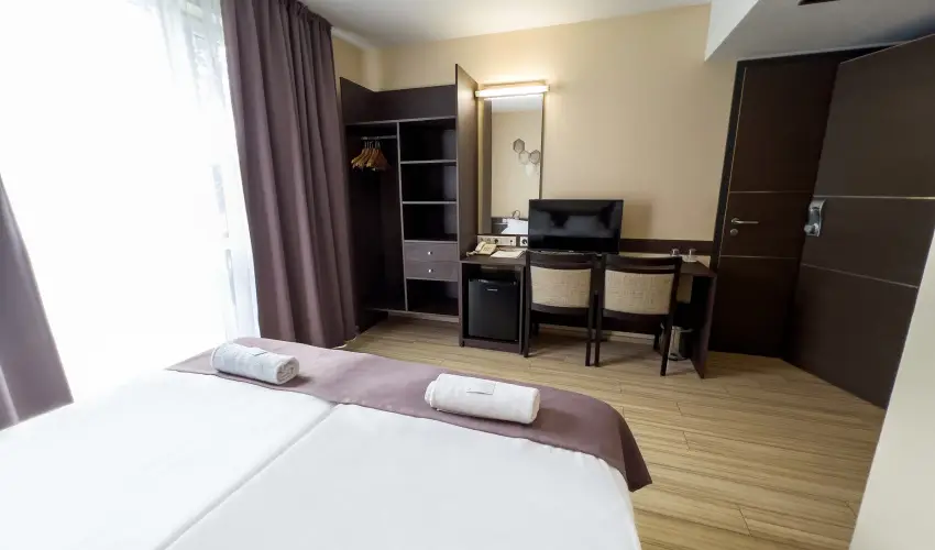 CE Plaza Hotel Si�fok - Nyer� p�ros h�tv�ge Zolt�n Erik�val (2 �jszaka)