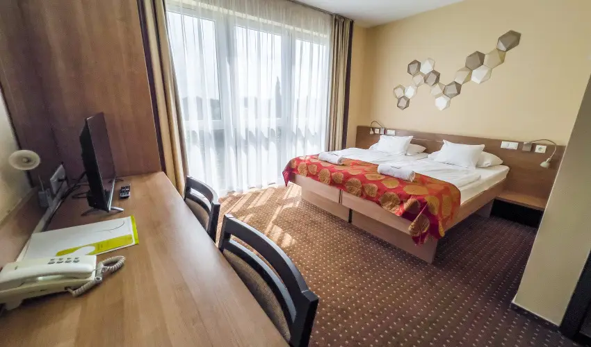 CE Plaza Hotel Si�fok - Nyer� p�ros h�tv�ge Zolt�n Erik�val (2 �jszaka)