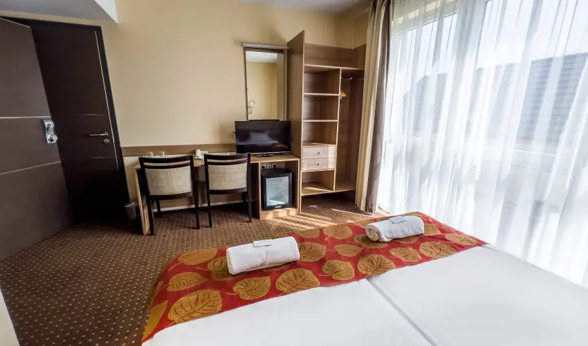 CE Plaza Hotel Si�fok - Nyer� p�ros h�tv�ge Zolt�n Erik�val (2 �jszaka)