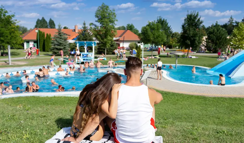 Cegldfrd Apartmanpark s Kemping Cegld - Htvgi ajnlat Cegldfrdbe, jszakai frdzssel (min. 2 j)