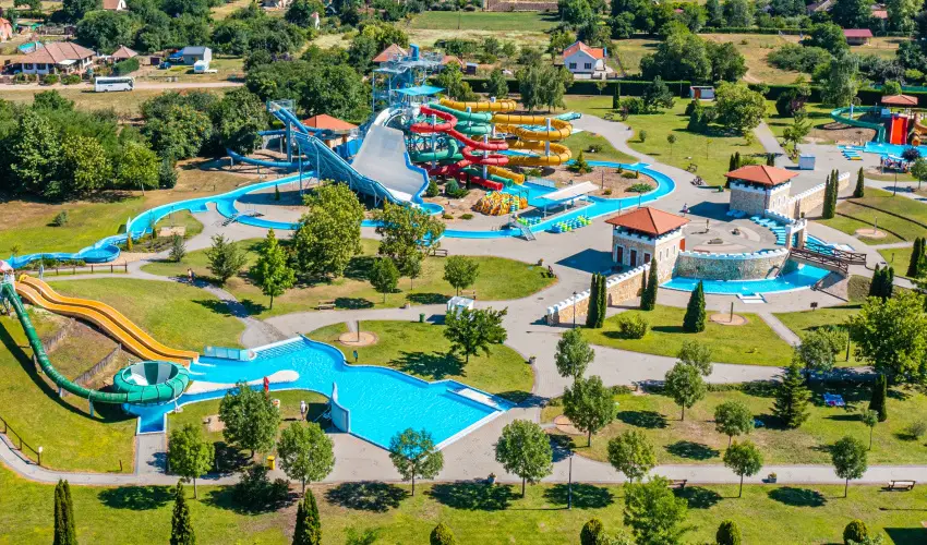 Cegldfrd Apartmanpark s Kemping Cegld - Htvgi ajnlat Cegldfrdbe, jszakai frdzssel (min. 2 j)