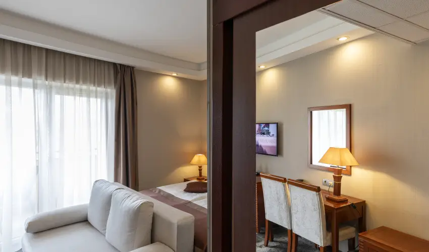 Colosseum Wellness Hotel Mrahalom - Nyugdjas kedvezmnyes r flpanzival (1 jtl)