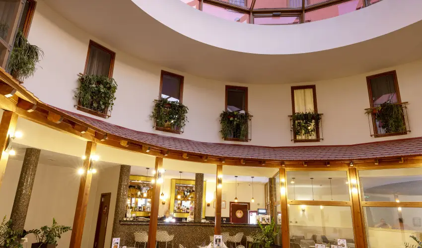 Colosseum Wellness Hotel Mrahalom - Nyugdjas kedvezmnyes r flpanzival (1 jtl)