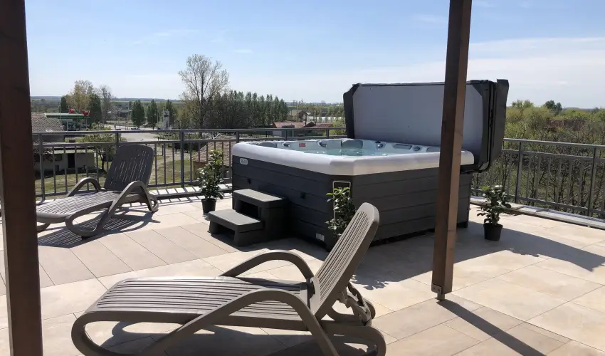 Solaris Apartman & Resort Cserkesz�l� - Nyugd�jas kedvezm�nyes �rak reggelis ell�t�ssal (1 �jt�l)