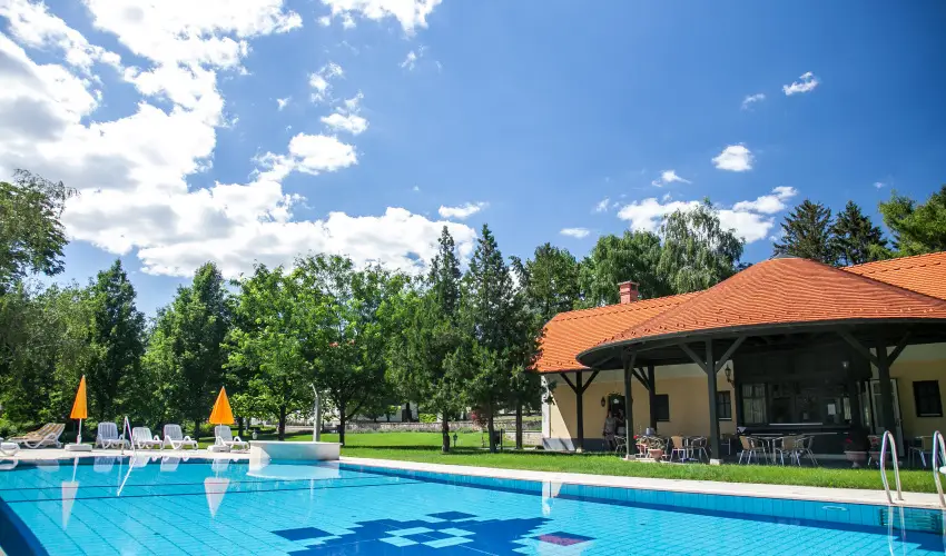 gróf Degenfeld Kastélyszálló Tarcal - Nyugdíjas kedvezményes árak reggelis ellátással (1 éjtől)