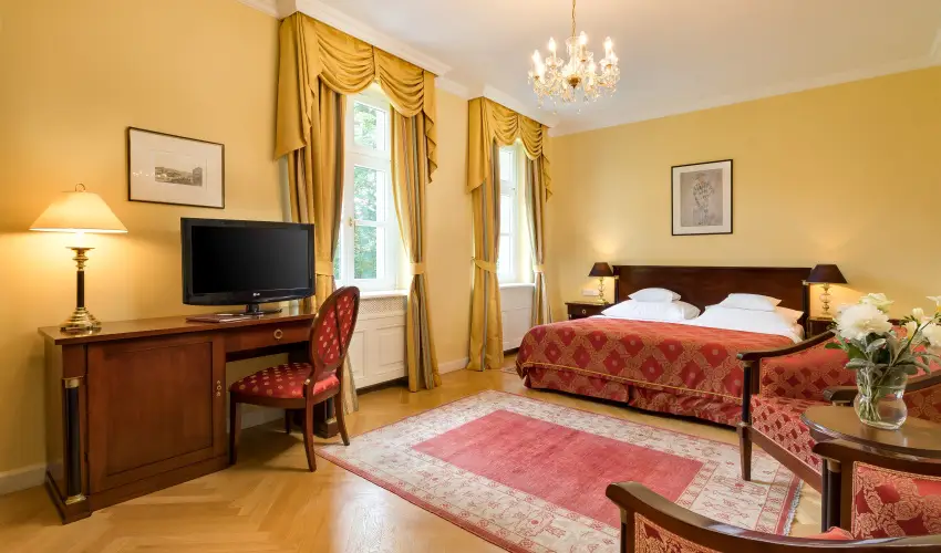 gróf Degenfeld Kastélyszálló Tarcal - Nyugdíjas kedvezményes árak reggelis ellátással (1 éjtől)