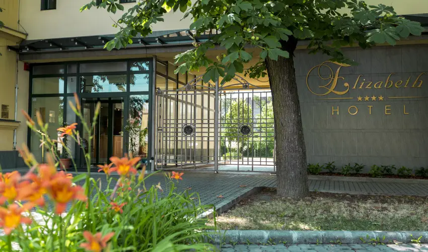 Elizabeth Hotel Gyula - Nyugdjas kedvezmnyes rak bfreggelivel (1 jtl)