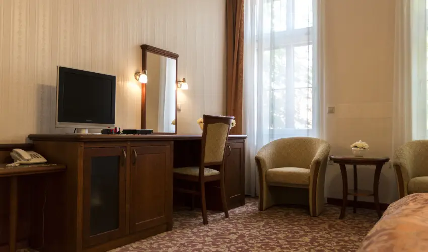 Elizabeth Hotel Gyula - Nyugdjas kedvezmnyes rak bfreggelivel (1 jtl)