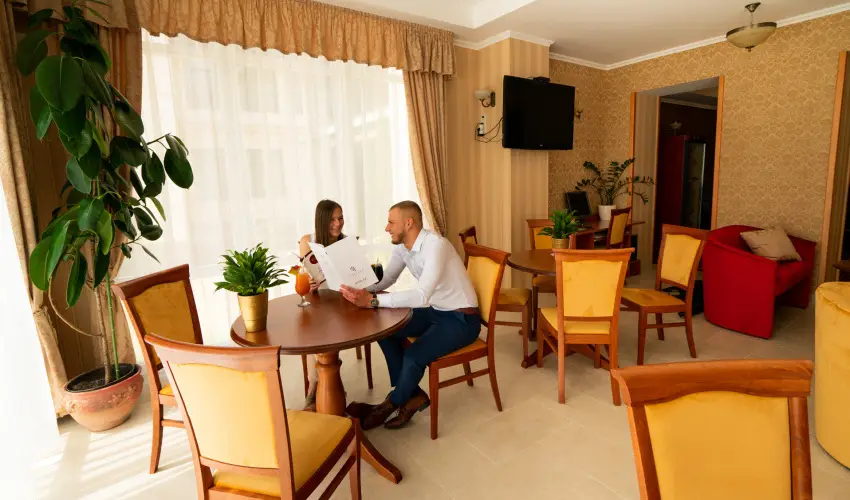 Elizabeth Hotel Gyula - Nyugdjas kedvezmnyes rak bfreggelivel (1 jtl)