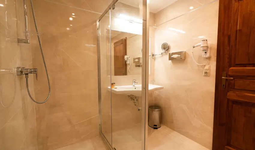 Elizabeth Hotel Gyula - Nyugdjas kedvezmnyes rak bfreggelivel (1 jtl)