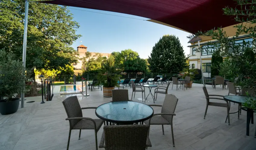 Elizabeth Hotel Gyula - Nyugdjas kedvezmnyes rak bfreggelivel (1 jtl)