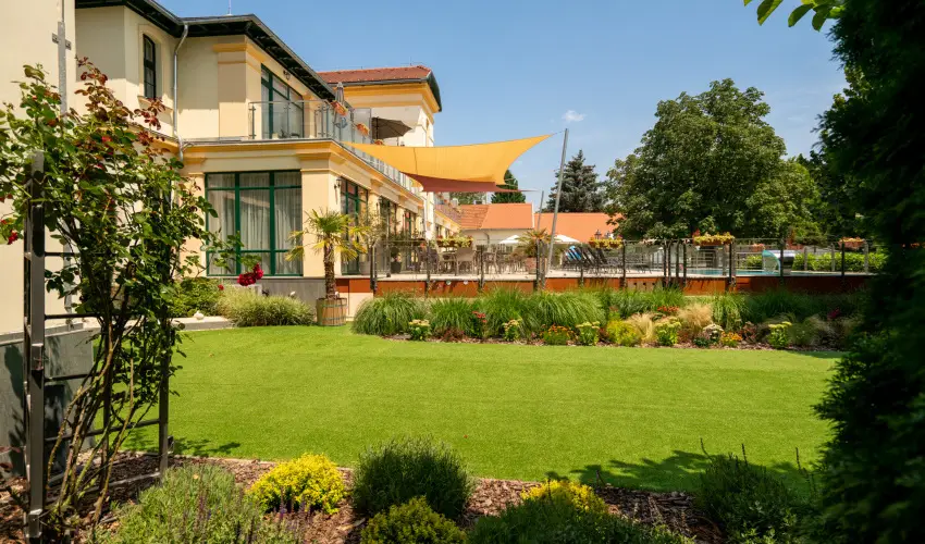 Elizabeth Hotel Gyula - Nyugdjas kedvezmnyes rak bfreggelivel (1 jtl)