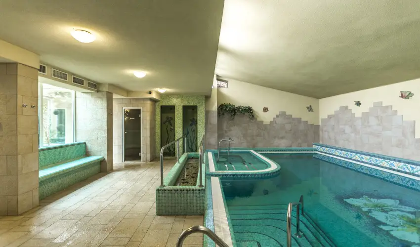 Elizabeth Hotel Gyula - Nyugdjas kedvezmnyes rak bfreggelivel (1 jtl)