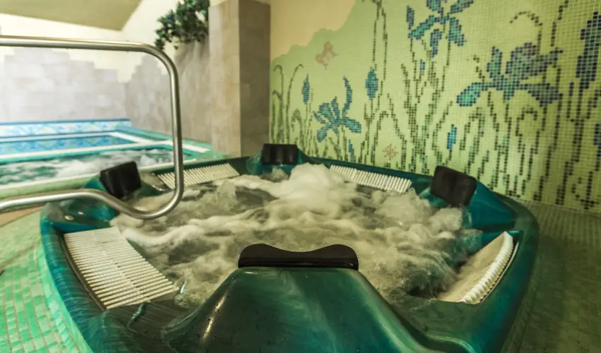 Elizabeth Hotel Gyula - Nyugdjas kedvezmnyes rak bfreggelivel (1 jtl)