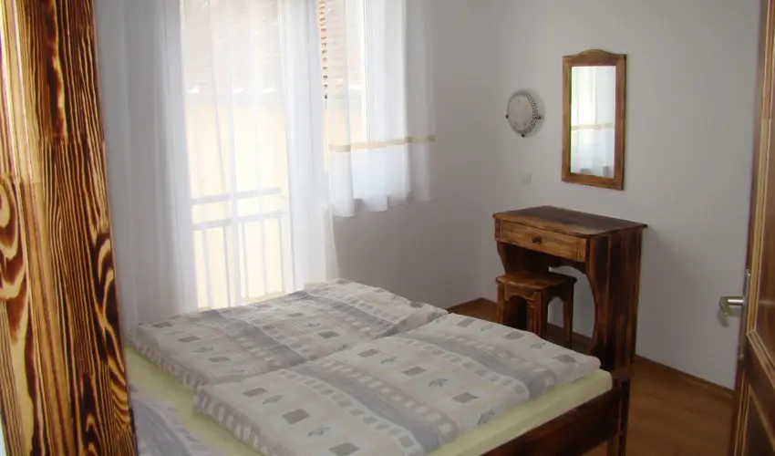 EMAN Apartmanh�z S�rv�r S�rv�r - Csal�di aj�nlat 