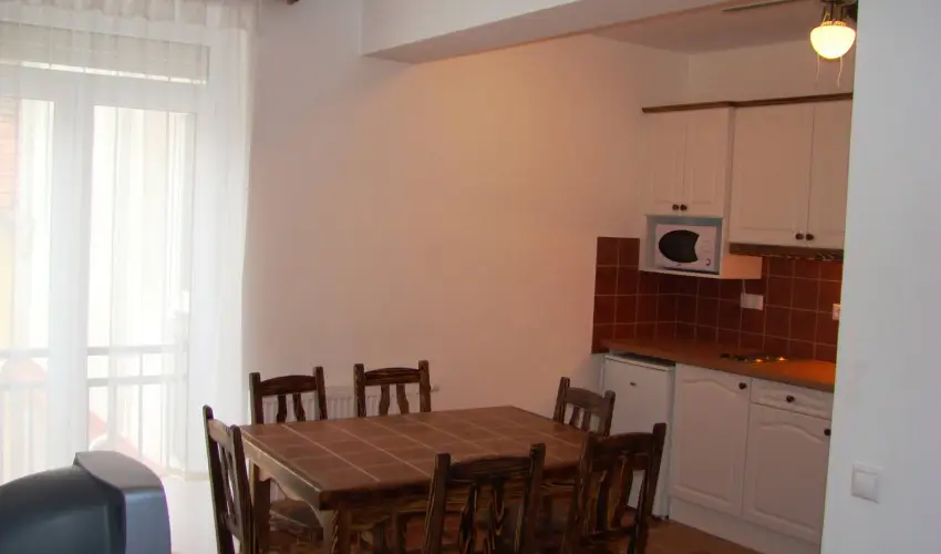 EMAN Apartmanh�z S�rv�r S�rv�r - Csal�di aj�nlat 