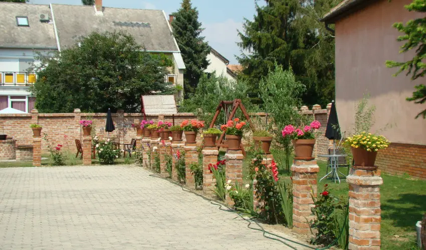 EMAN Apartmanh�z S�rv�r S�rv�r - Csal�di aj�nlat 