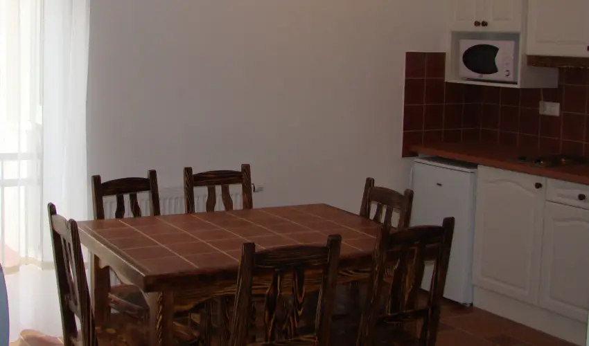 EMAN Apartmanh�z S�rv�r S�rv�r - Csal�di aj�nlat 