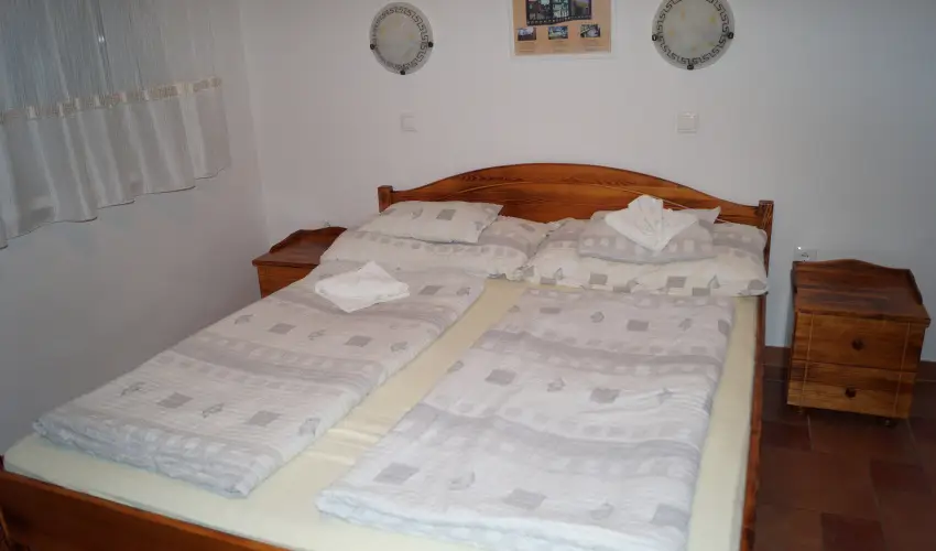 EMAN Apartmanh�z S�rv�r S�rv�r - Csal�di aj�nlat 