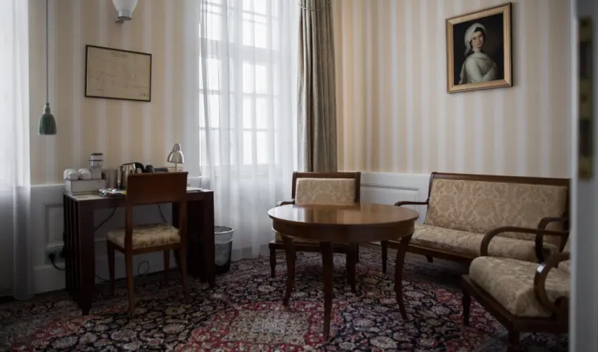 Erzsbet Nagy Szlloda Paks - Senior ajnlat (min. 2 j)