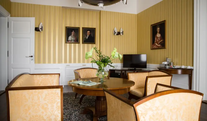 Erzsbet Nagy Szlloda Paks - Senior ajnlat (min. 2 j)