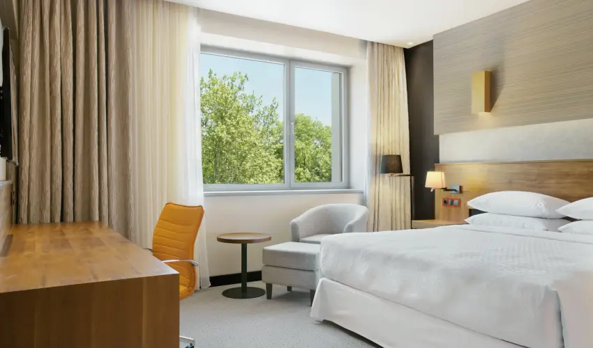 Four Points by Sheraton Kecskemt Hotel & Konferenciakzpont Kecskemt - Nyugdjas kedvezmnyes rak reggelivel (1 jtl)