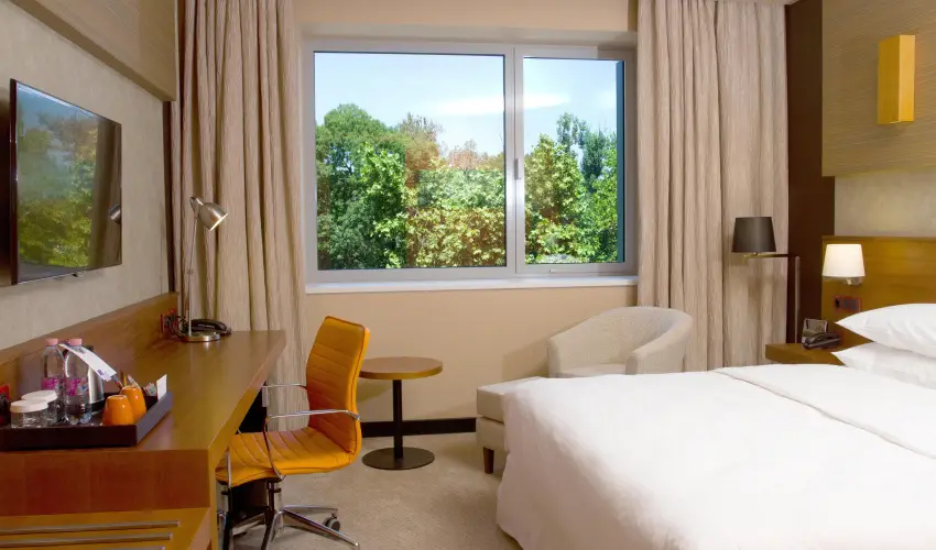 Four Points by Sheraton Kecskemt Hotel & Konferenciakzpont Kecskemt - Nyugdjas kedvezmnyes rak reggelivel (1 jtl)