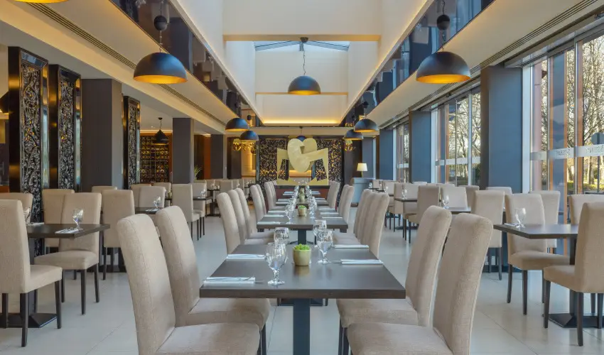 Four Points by Sheraton Kecskemt Hotel & Konferenciakzpont Kecskemt - Nyugdjas kedvezmnyes rak reggelivel (1 jtl)