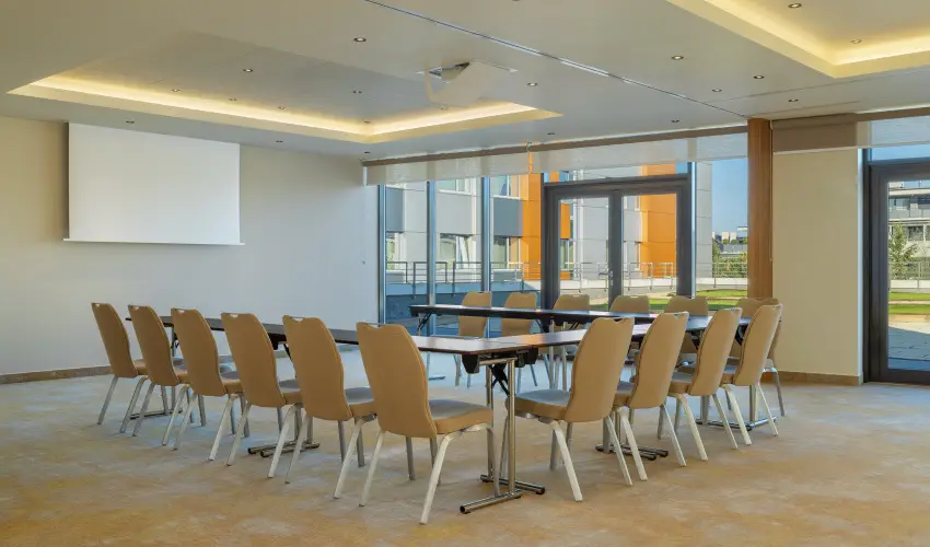 Four Points by Sheraton Kecskemt Hotel & Konferenciakzpont Kecskemt - Nyugdjas kedvezmnyes rak reggelivel (1 jtl)