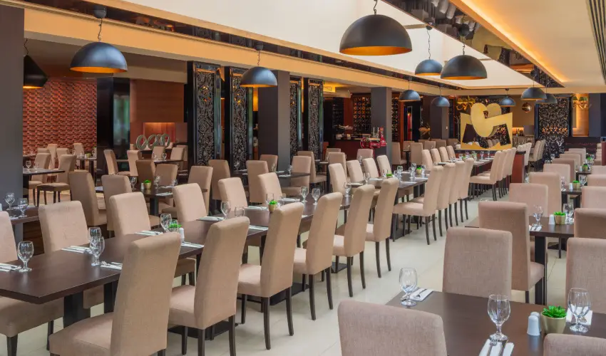 Four Points by Sheraton Kecskem�t Hotel & Konferenciak�zpont Kecskem�t - Nyugd�jas kedvezm�nyes �rak reggelivel (1 �jt�l)