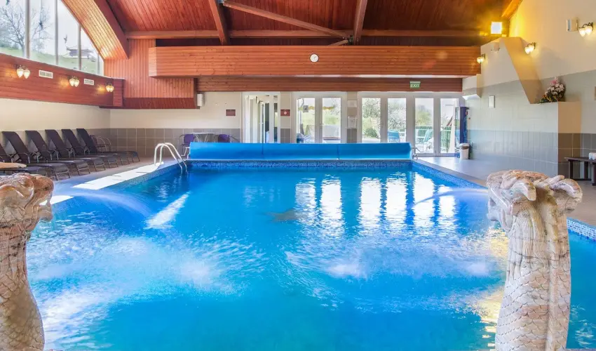 Fried Kast�ly Hotel Simontornya - Nyugd�jas kedvezm�nyes �rak f�lpanzi�s ell�t�ssal (1 �jt�l)