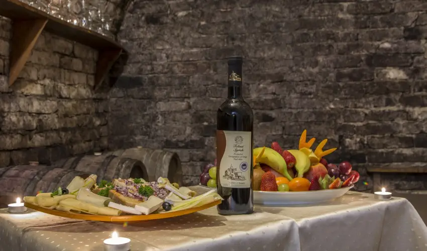 Fried Kast�ly Hotel Simontornya - Nyugd�jas kedvezm�nyes �rak f�lpanzi�s ell�t�ssal (1 �jt�l)