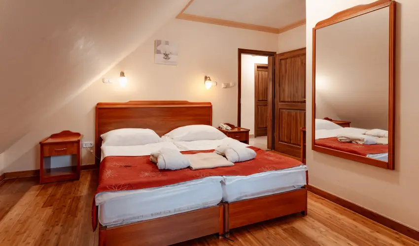 Fried Kast�ly Hotel Simontornya - Nyugd�jas kedvezm�nyes �rak f�lpanzi�s ell�t�ssal (1 �jt�l)