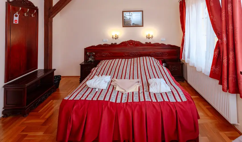 Fried Kast�ly Hotel Simontornya - Nyugd�jas kedvezm�nyes �rak f�lpanzi�s ell�t�ssal (1 �jt�l)