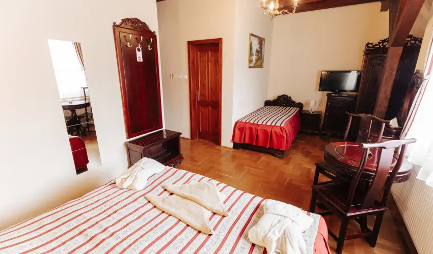 Fried Kast�ly Hotel Simontornya - Nyugd�jas kedvezm�nyes �rak f�lpanzi�s ell�t�ssal (1 �jt�l)