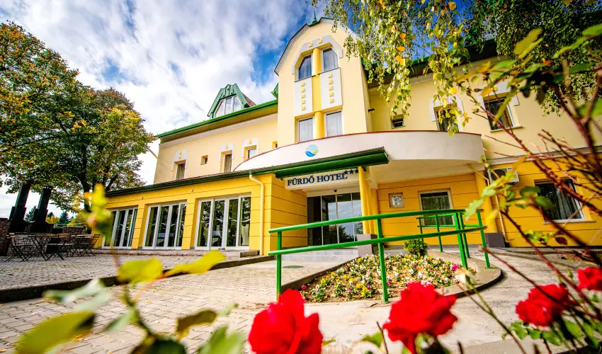 Frd Hotel Zalakaros - Kt jszaks ajnlat flpanzival, frdbelpvel (min. 2 j)