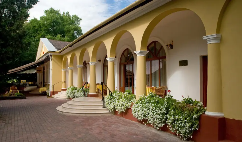 Gerby Kria Hotel s Lovasudvar Lajosmizse - Nyugdjas kedvezmnyes rak (1 jtl)